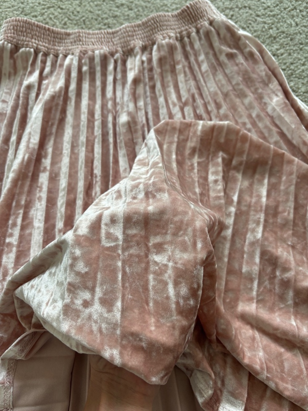 Pleated Velvet Midi Skirt - Blush Pink - Picture 3 of 4
